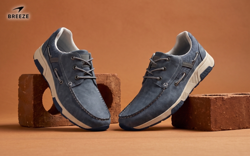Methods to help people with wide feet choose the right shoe size